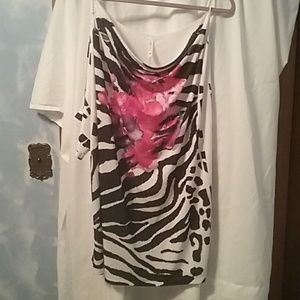 Shoulderless one sleeve printed shirt
